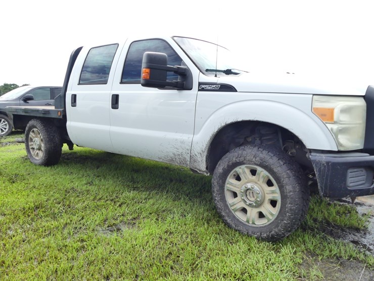 2016-ford-f250-xl-image-2