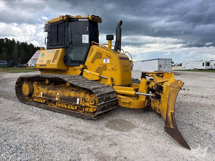 2023-komatsu-d61pxi-24-image-2