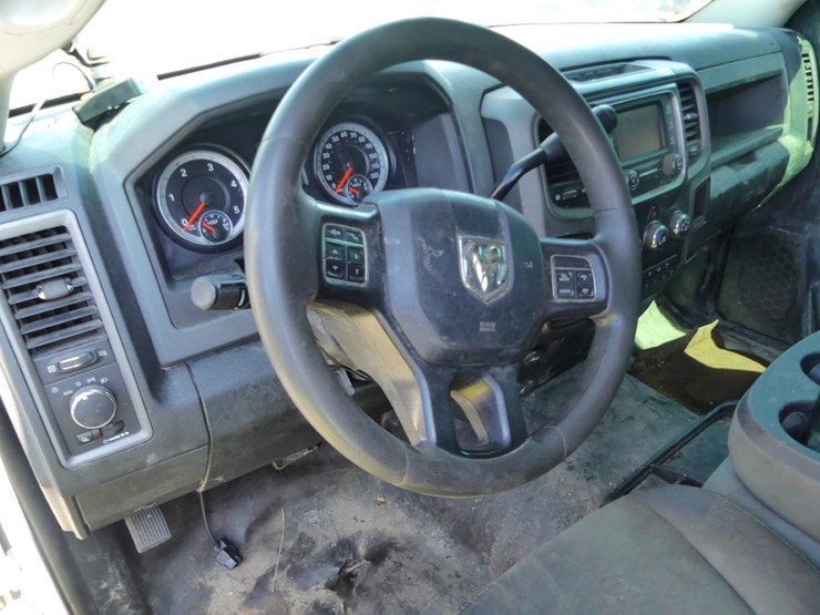 2015-dodge-ram-3500-image-14