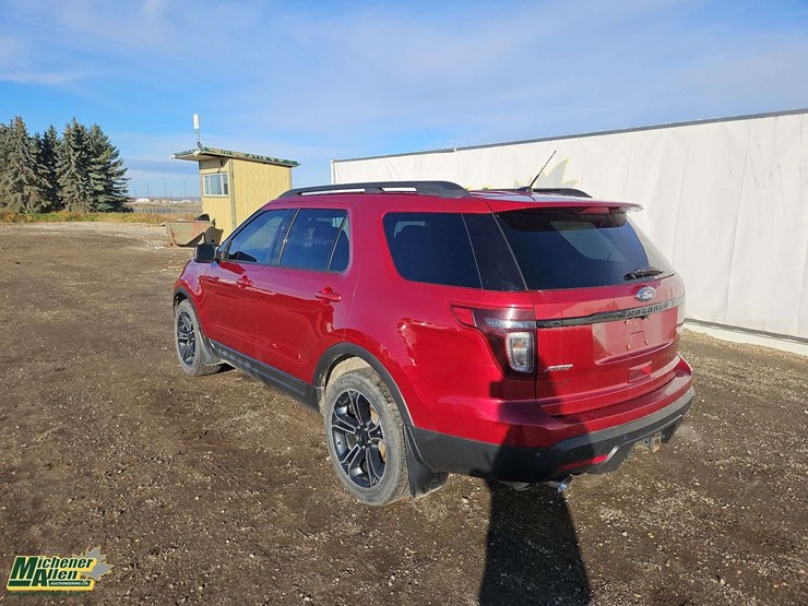 2015-ford-explorer-image-3