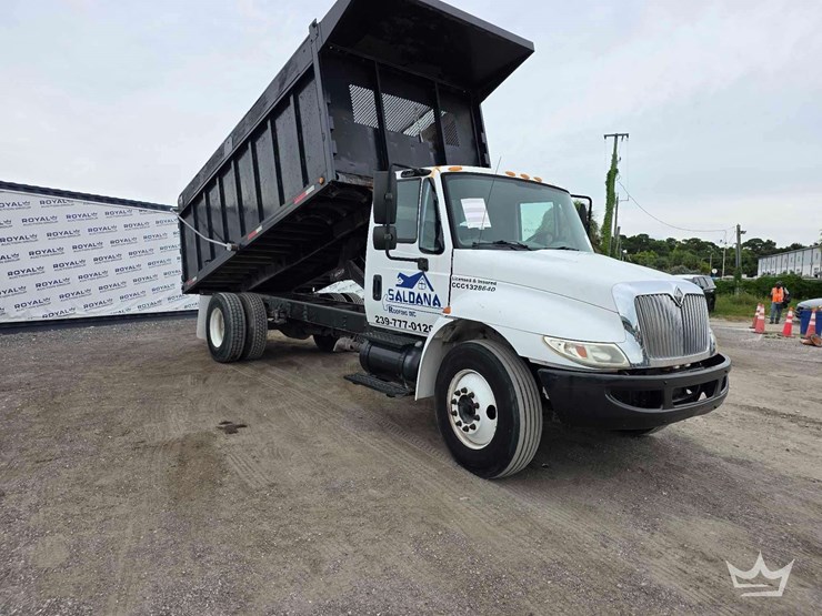 2009-international-durastar-4300-image-4