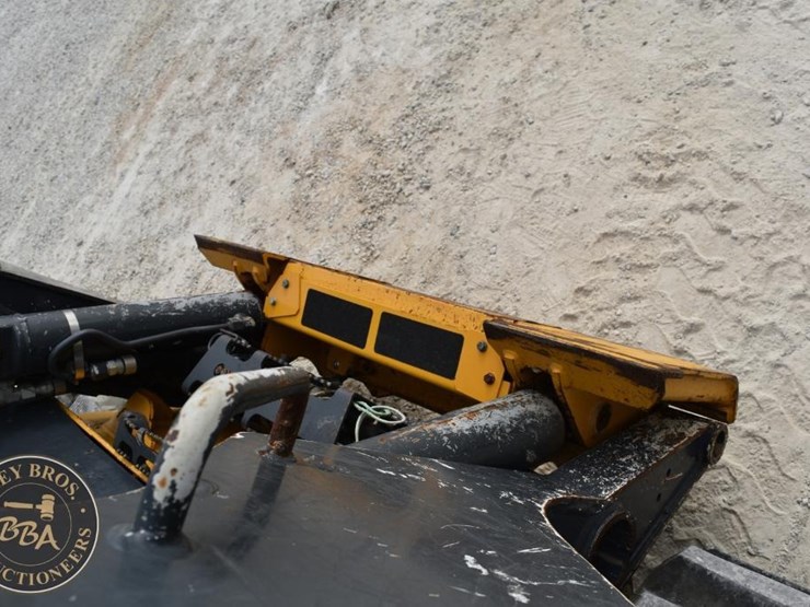 2018-deere-333g-image-24