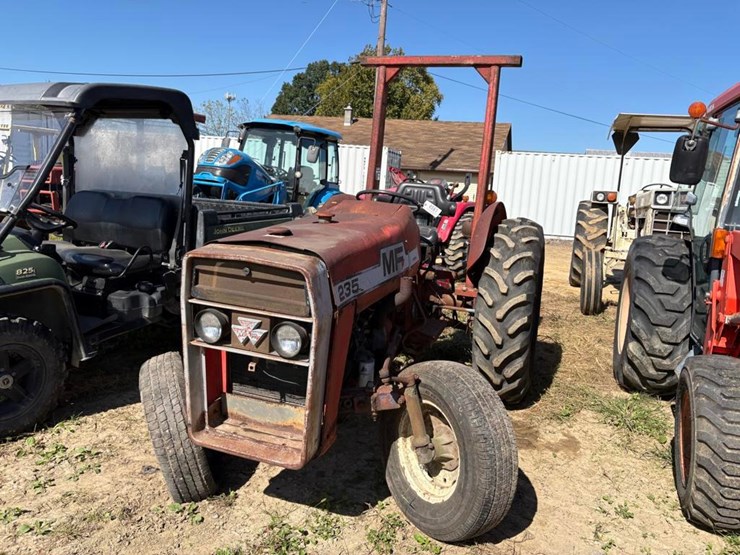 massey-ferguson-235-image-3
