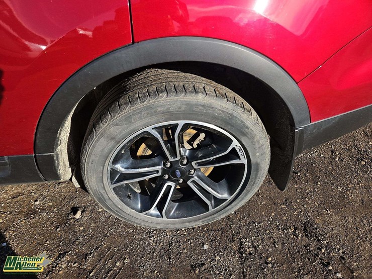 2015-ford-explorer-image-9