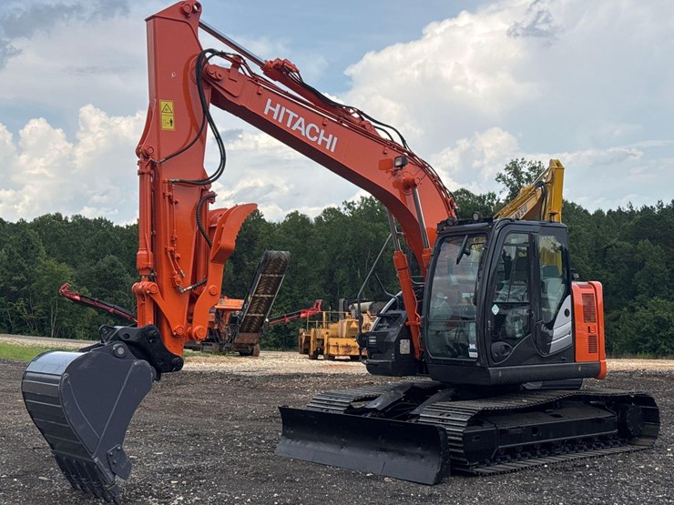 2021-hitachi-zx135us-6-image-1