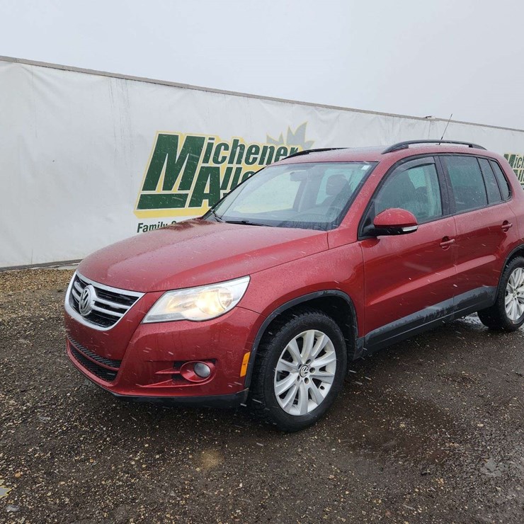 2011 VOLKSWAGEN TIGUAN