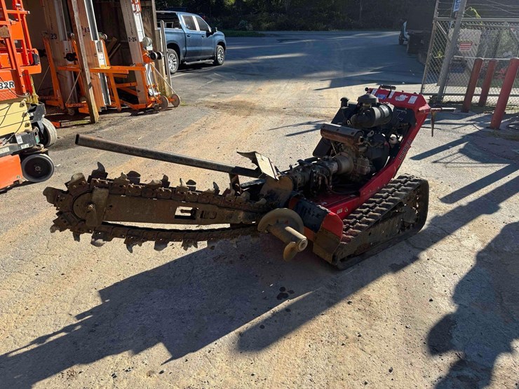 2015-baretto-2024tk-36"-track-trencher-image-1
