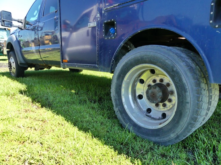 2013-ford-f550-lariat-image-7