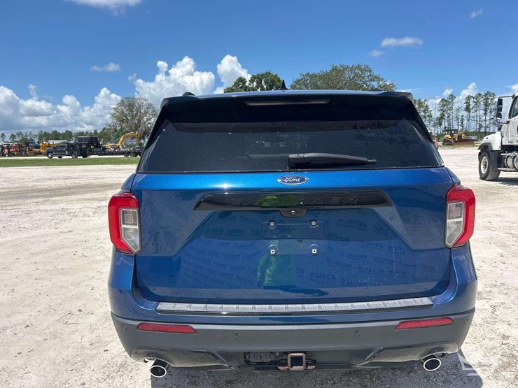 2023-ford-explorer-image-23