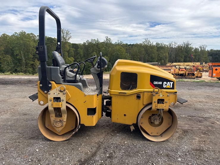 2020-caterpillar-cb34b-image-8