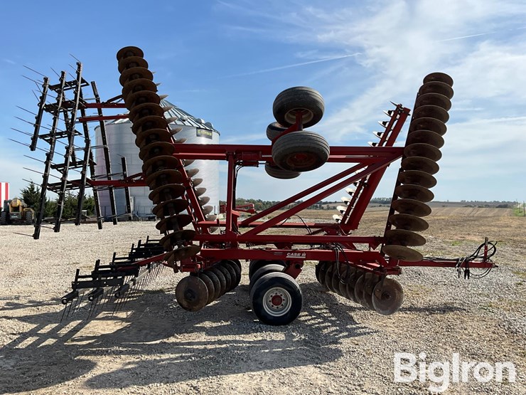 case-ih-3950-image-4