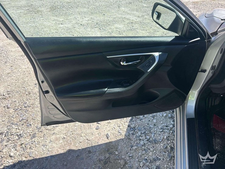2018-nissan-altima-sedan-image-14