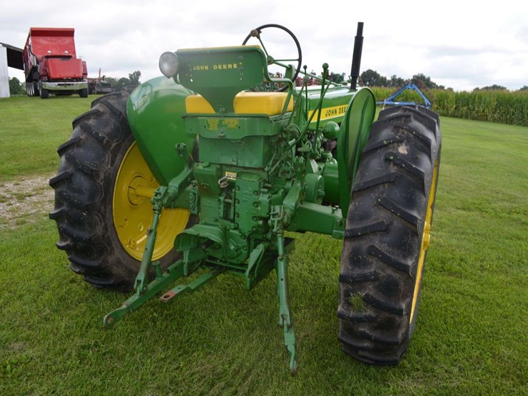 1957-john-deere-520-image-12