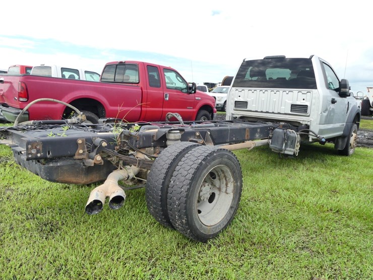 2017-ford-f450-xlt-image-2