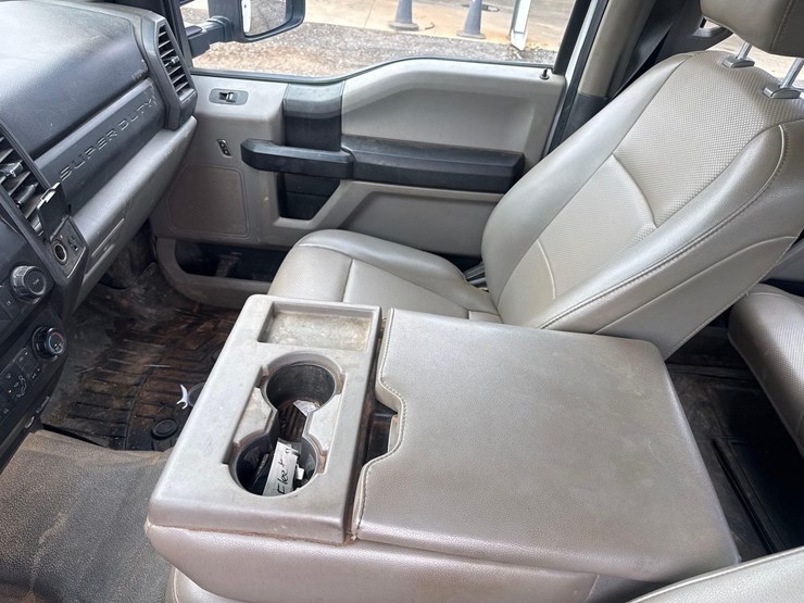 2020-ford-f350-xl-image-30