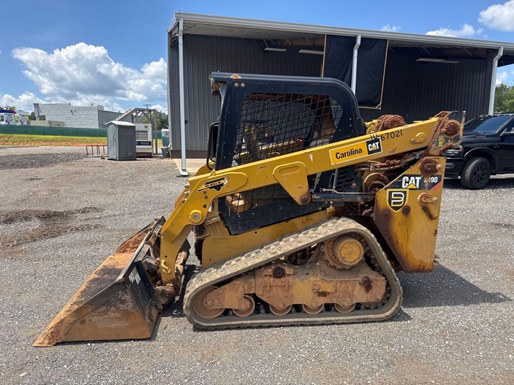 2019-caterpillar-249d-image-2