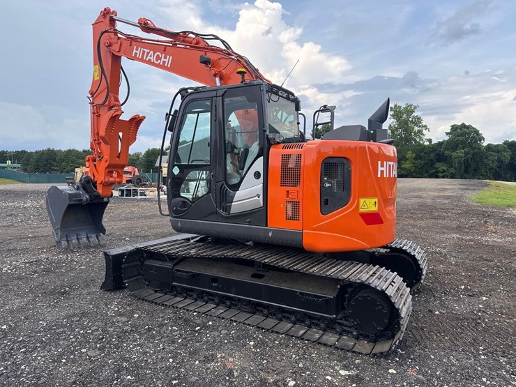 2021-hitachi-zx135us-6-image-3