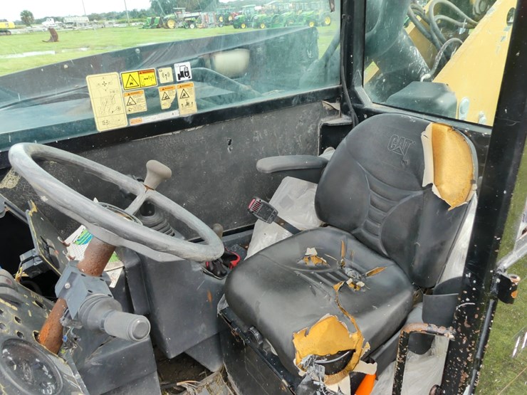 2014-caterpillar-tl943c-image-13