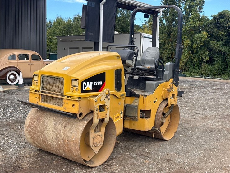 2020-caterpillar-cb34b-image-1