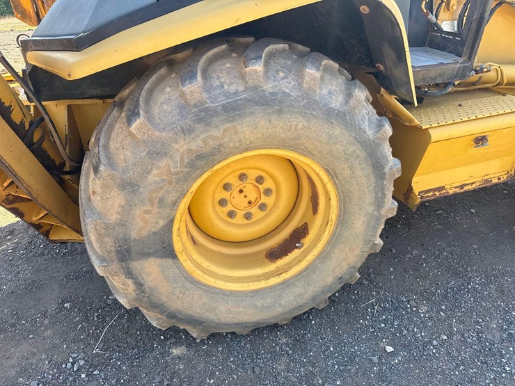 2001-caterpillar-420d-image-24