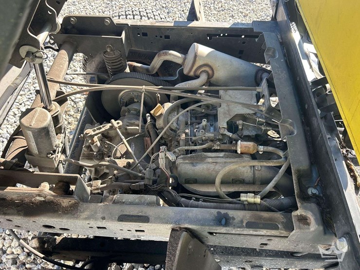 2019-john-deere-hpx615e-4x4-gas-utility-cart-image-9