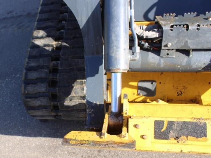2024-deere-333g-image-47