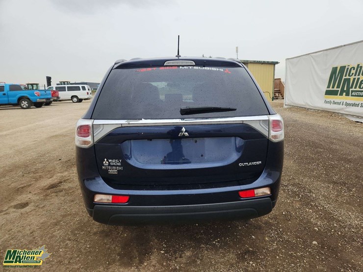 2014-mitsubishi-outlander-image-25