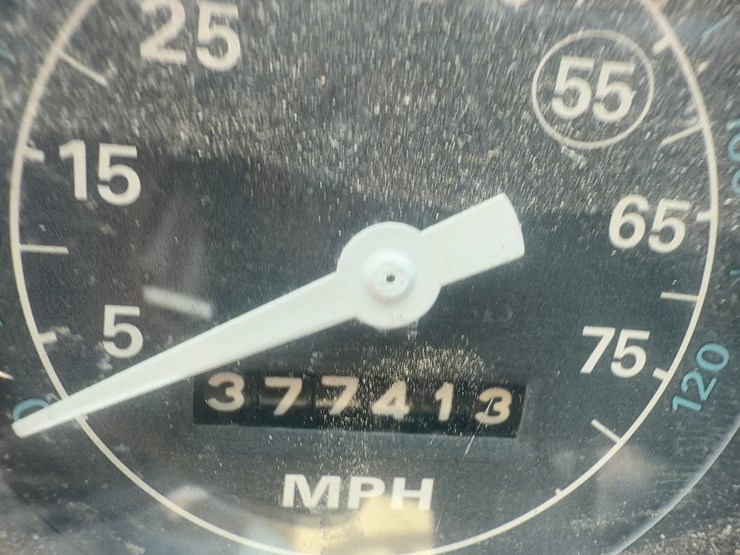 1985-ford-9000-image-32