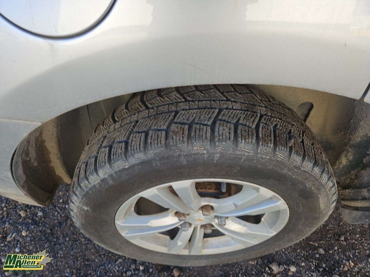 2015-chevrolet-equinox-lt-image-10