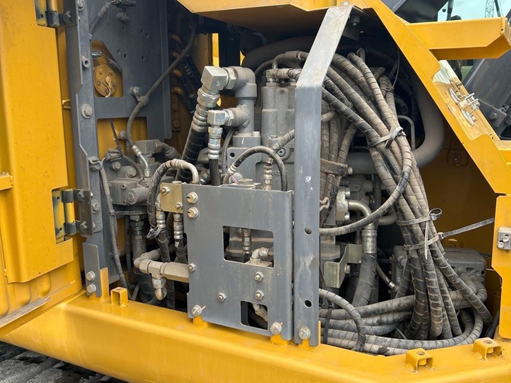 2023-deere-135-p-tier-image-55