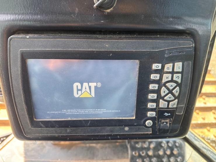 2017-caterpillar-d5k2-lgp-image-29
