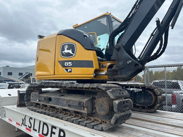 2024-john-deere-85-image-53