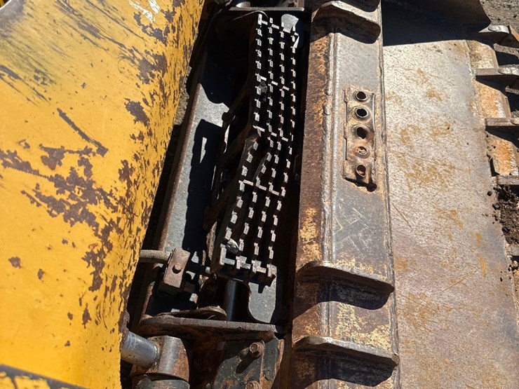 2016-caterpillar-299d2-image-12