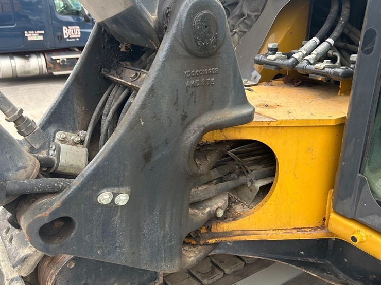 2024-john-deere-85-image-69
