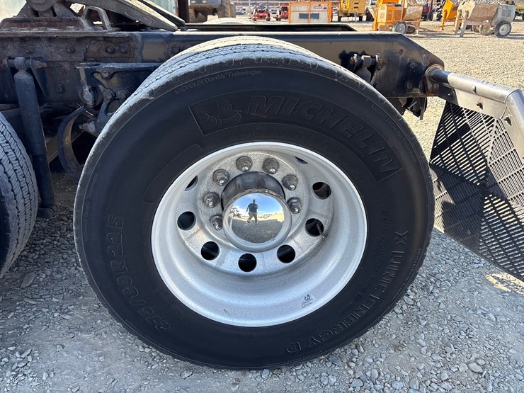 2018-kenworth-t680-image-92