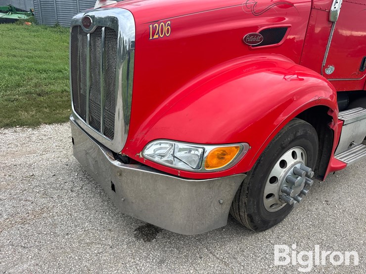 2012-peterbilt-386-image-12
