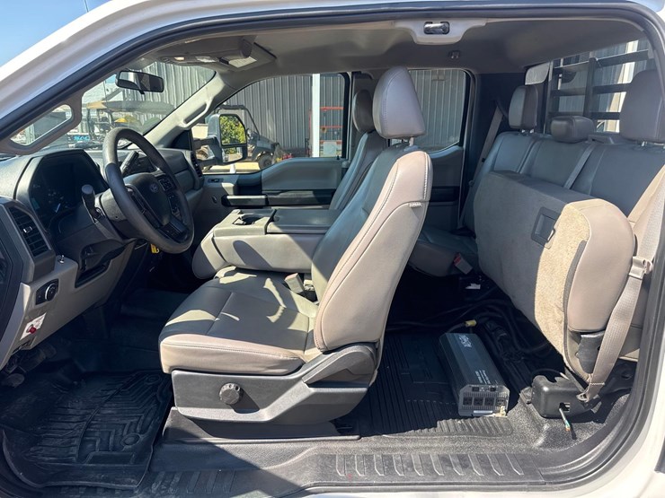 2018-ford-f550-xl-image-17
