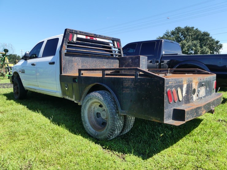 2015-dodge-ram-3500-image-4