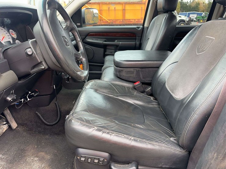 2003-dodge-2500-image-24