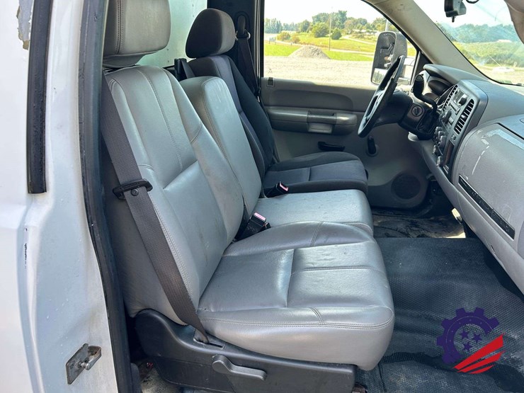 2008-chevrolet-silverado-3500hd-image-33