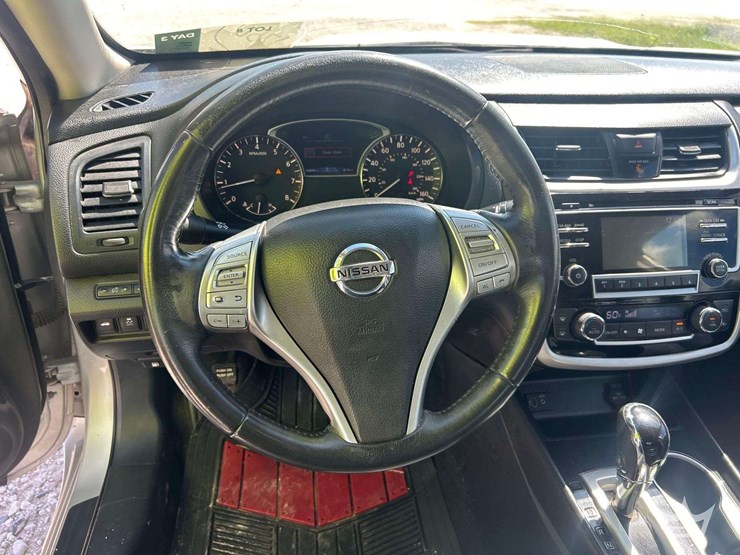 2018-nissan-altima-sedan-image-11