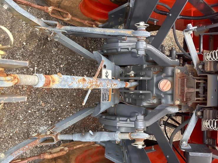 2012-kubota-l3200d-image-13