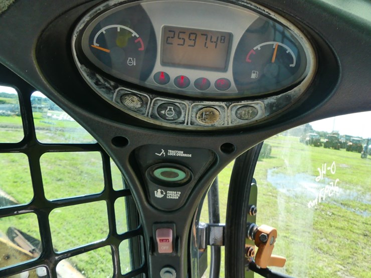 2015-bobcat-t770-image-17
