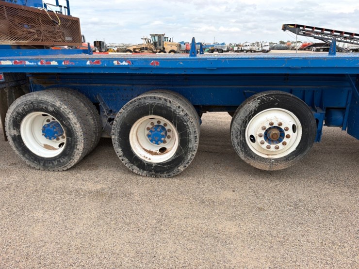 2008-peterbilt-365-image-5