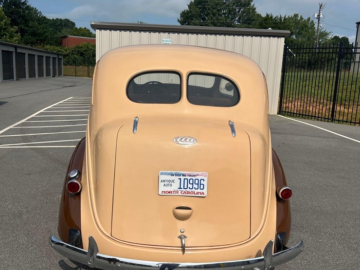 1938-plymouth-4-door-sedan-image-5