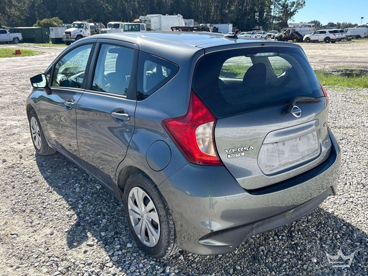 2017-nissan-versa-note-hatchback-image-4