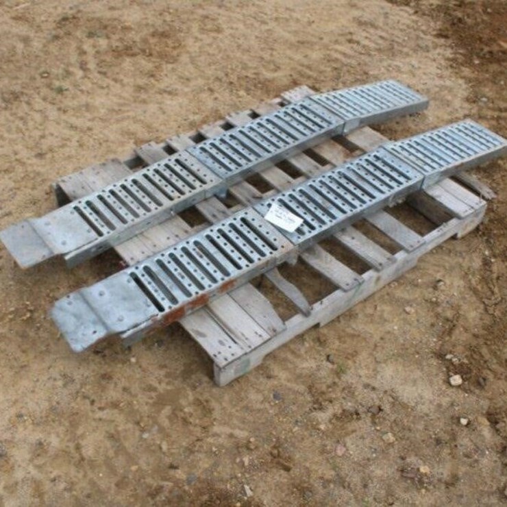 Set of Tri-Folding Ramps 71"x9"