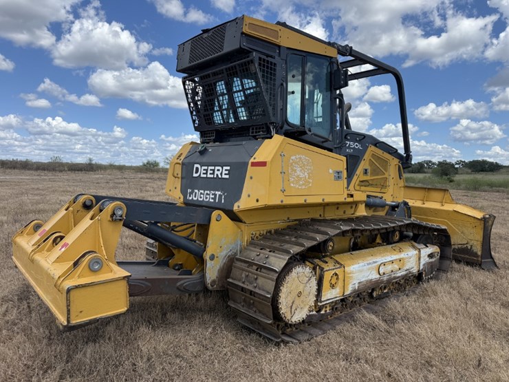 2023-deere-750l-xlt-image-5
