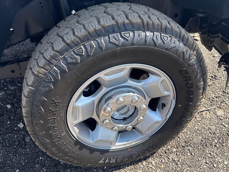 2012-ford-f250-xl-image-26