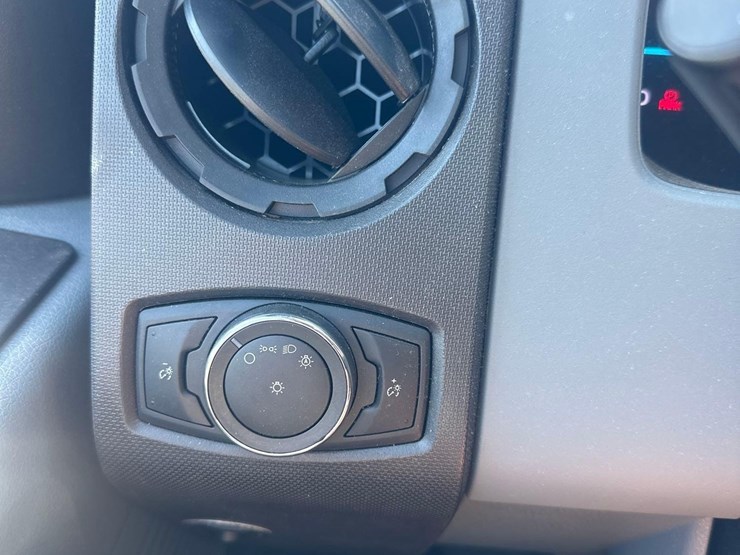 2022-ford-f750-image-44